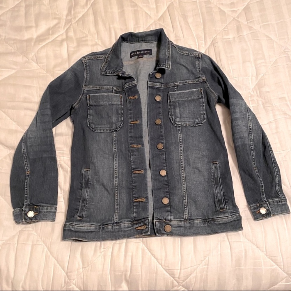 Rock & Republic Denim Jean Jacket Button Front Sz Medium Fall Rodeo Cotton Blend